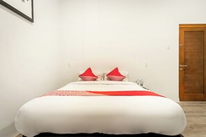 Deluxe Double Room | Desk, laptop workspace, free WiFi, bed sheets