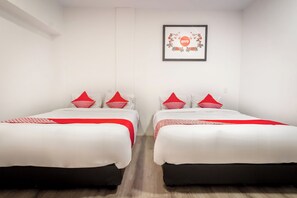 Familien-Suite | Schreibtisch, laptopgeeigneter Arbeitsplatz, kostenloses WLAN