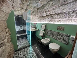Chambre Double Standard, rez-de-chaussée | Salle de bain