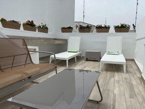 Junior-Doppelzimmer, Meerblick | Terrasse/Patio