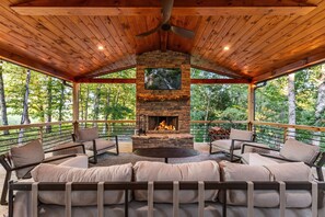 Interior - NEW Modern Cabin, 5 Miles to Blue Ridge, Hot Tub, Media Room, Game Room (Blue Ridge)