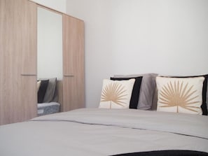 1 bedroom, iron/ironing board, WiFi, bed sheets