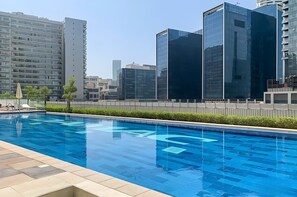 Outdoor pool - Near Dubai Mall 1BR  Reva Residence (Dubai)