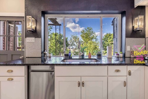 King Bed | Vinyl Records | Arcade | Free Parking