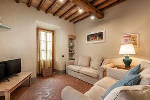 Fireplace - Country Resort Tavarnelle #5 - by Belcantovillas (Tavarnelle Val Di Pesa)