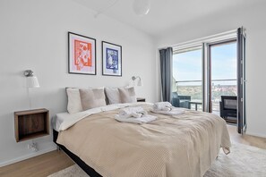 2 habitaciones, escritorio, tabla de planchar con plancha y wifi 