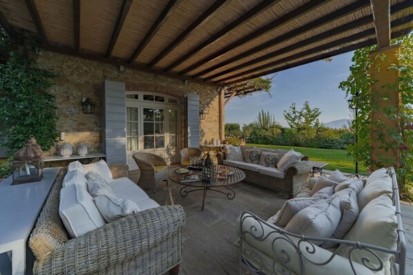 Terrace/patio - Luxury Pool Villa Oliveto - Belcantovillas (Pieve Di San Pancrazio)