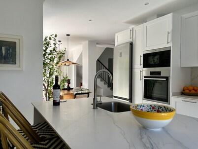 Bahari, refurbished house 100m from the beach