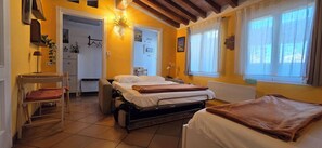 1 bedroom, iron/ironing board, free WiFi