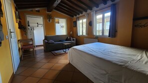 1 bedroom, iron/ironing board, free WiFi