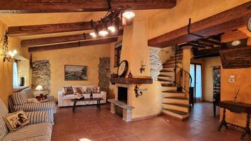 Télévision, cheminée