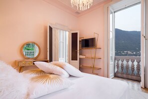 6 bedrooms, iron/ironing board, travel crib, free WiFi