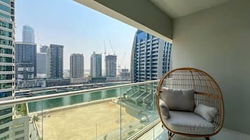 Deluxe-Apartment, 1 Schlafzimmer, Seeblick | Terrasse/Patio