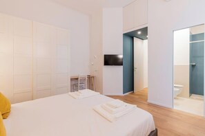 2 quartos, ferros/tábuas de passar roupa, Wi-Fi, roupa de cama