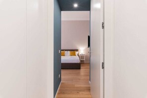 2 bedrooms, iron/ironing board, WiFi, bed sheets - Casa Isella, stylish and relaxing (Milano)