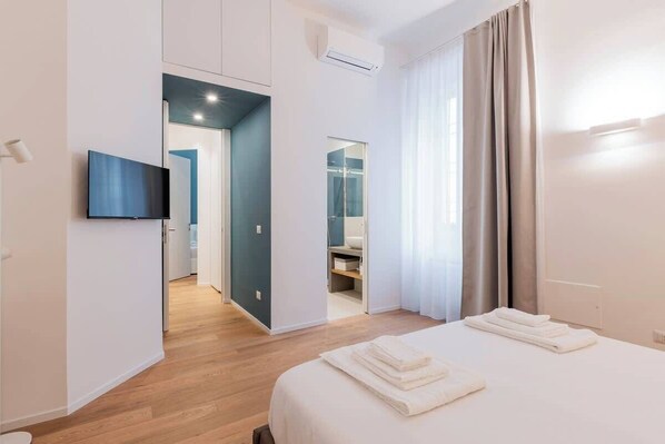 2 bedrooms, iron/ironing board, WiFi, bed sheets - Casa Isella, stylish and relaxing (Milano)