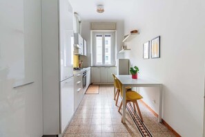 Kühlschrank, Ofen, Herdplatte, Geschirrspüler