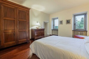 6 chambres, bureau, fer et planche à repasser, Wi-Fi