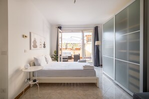 1 bedroom, WiFi, bed sheets - Savena Terrace Apartment, in the heart of San Lazzaro (San Lazzaro di Savena)