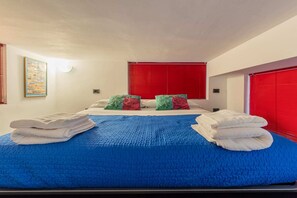 2 slaapkamers, een bureau, een strijkplank/strijkijzer, wifi