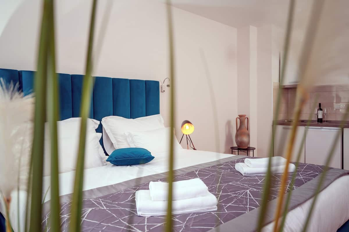 Hochwertige Bettwaren, schallisolierte Zimmer, Reisekinderbett