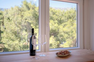 Premium Apartment, Balcony | Private kitchen | Fridge, microwave, stovetop, cookware/dishes/utensils
