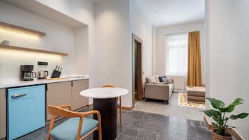 Superior Apartment | In-room dining