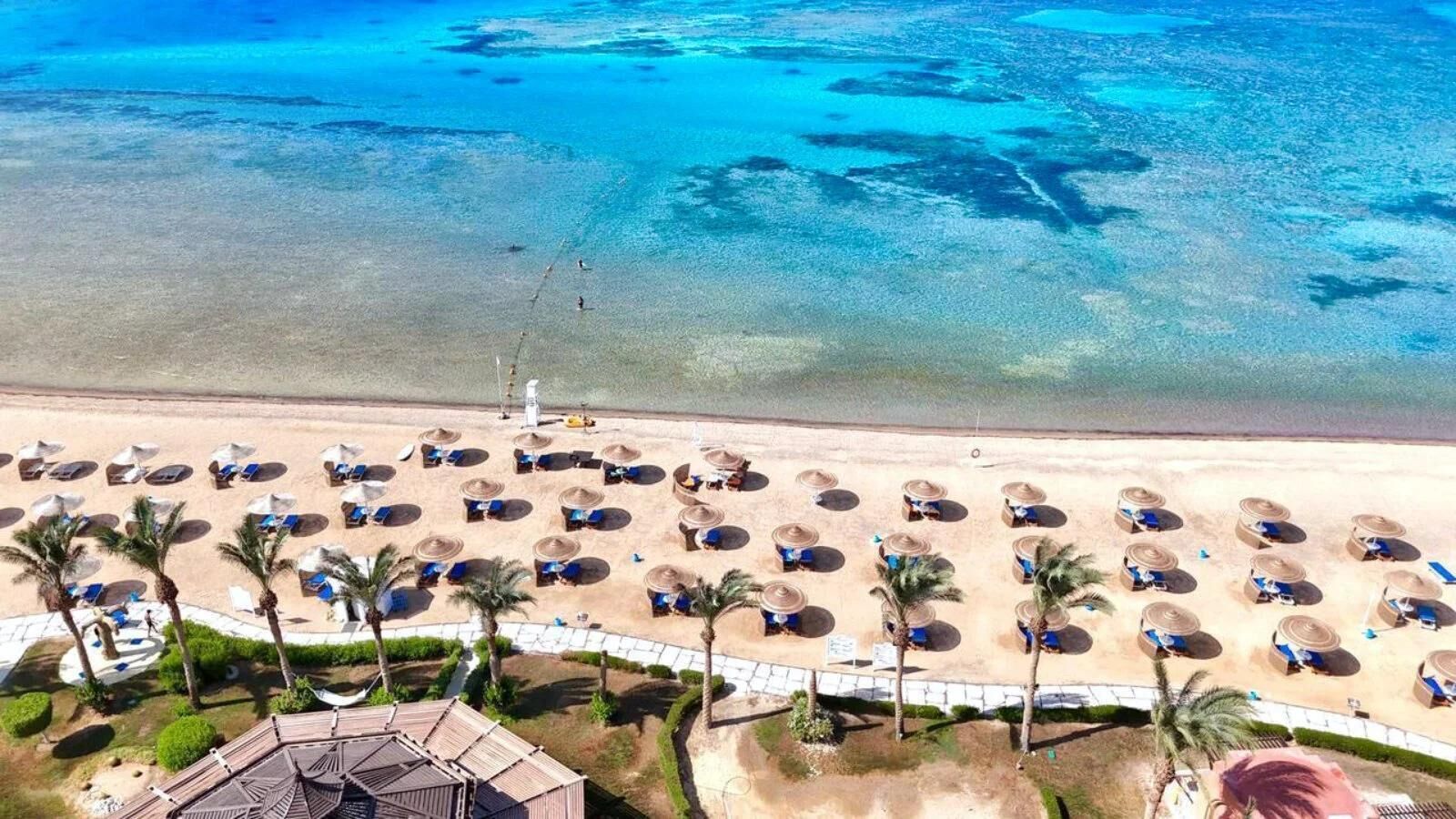 Playa privada, 2 bares en la playa