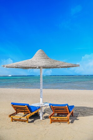 Private beach, 2 beach bars - Swisstouch Oriental Resort Marsa Alam  (El Quseir)