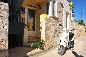 Apartment (Two Bedroom Apartment with Balcony an) | Exterior