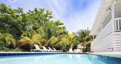 Villa Pure Serenity - Near Grace Bay Beach - Newly Remodelled