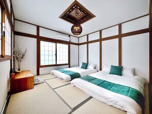 2 室のベッドルーム、アイロン / アイロン台、WiFi、ベッドシーツ