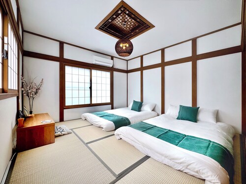 Osaka Castle/Midorimaru] Within walking distance of Osaka Castle! Excellent access to Osaka sightseeing spots and Kyoto! A Japanese-style house for rent.