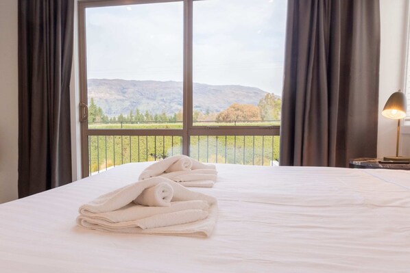 2 bedrooms, WiFi, bed sheets