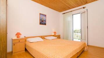 Apartamento (One Bedroom Apartment with Loggia and) | 4 quartos, berços (sobretaxa), Wi-Fi de cortesia