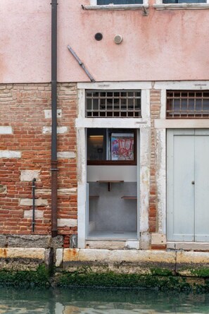 Pintu masuk properti