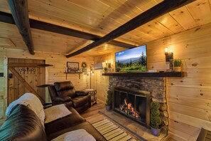 Smart-tv, eldstad och dvd-spelare