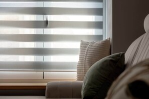 Desk, iron/ironing board, WiFi, bed sheets