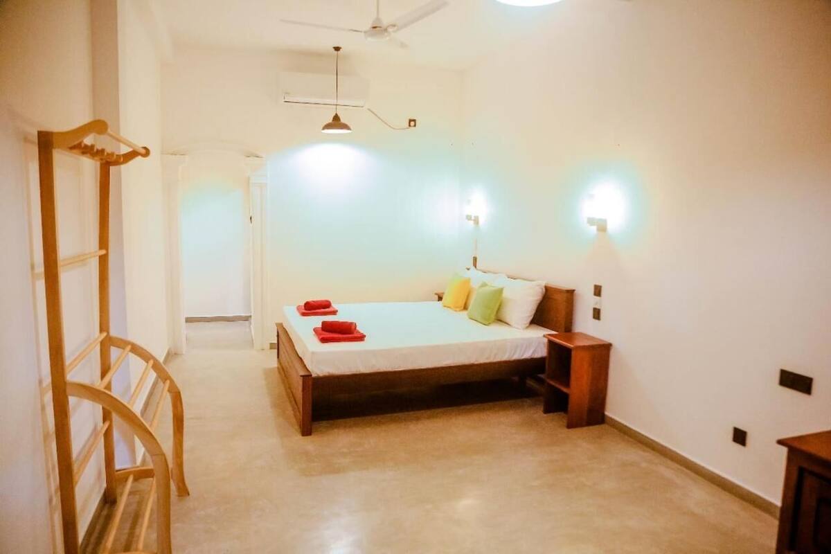 Minibar, desk, free WiFi