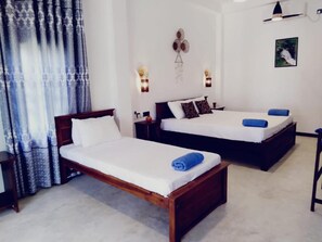 Minibar, desk, free WiFi - Sweet Emotion  (Mirissa)