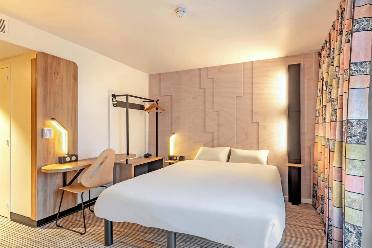 Bureau, Wi-Fi gratuit, draps fournis
