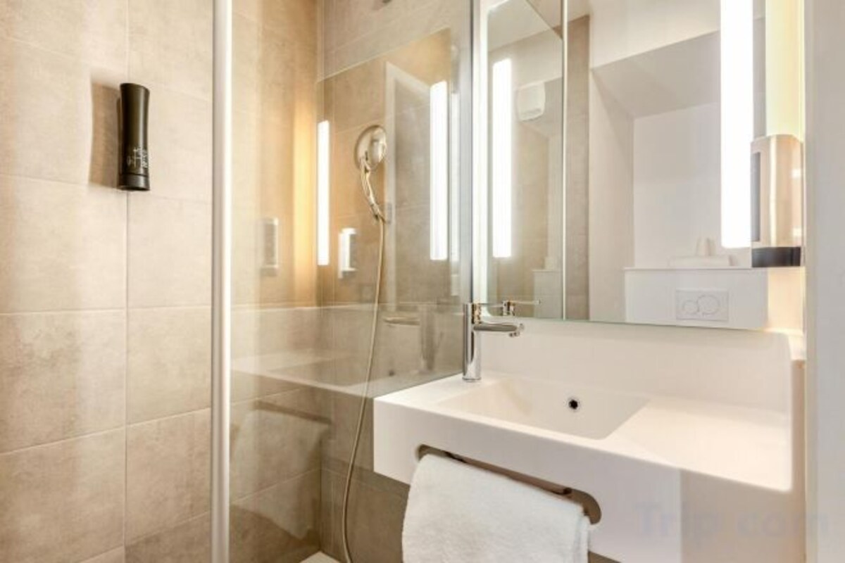 Bathroom | Shower, towels, soap