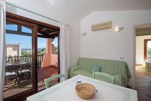 Living area - Casa Le Sirene by Wonderful Italy (Olbia)