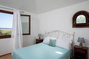 Apartment, Sea View | 2 bedrooms, iron/ironing board, bed sheets - Casa Le Sirene by Wonderful Italy (Olbia)