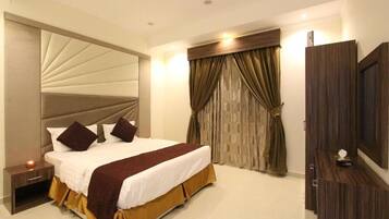 In-room safe, blackout drapes, soundproofing, iron/ironing board