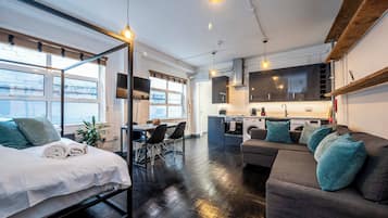 1 多间卧室、熨斗/熨衣板、免费 WiFi、床单