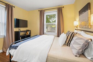 3 chambres, fer et planche à repasser, Wi-Fi, draps fournis