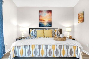 1 Schlafzimmer, Schreibtisch, Bügeleisen/Bügelbrett, Reisekinderbett