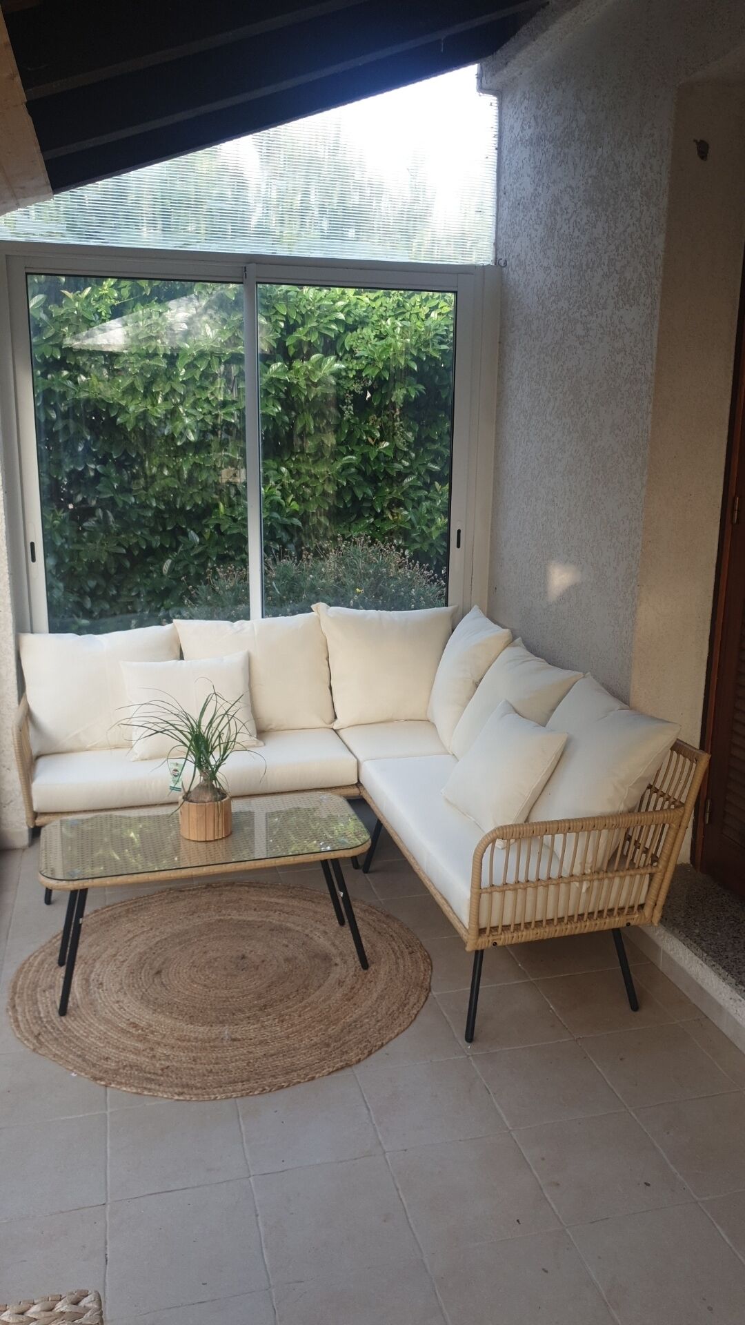 Fernseher, Kamin, Bücher