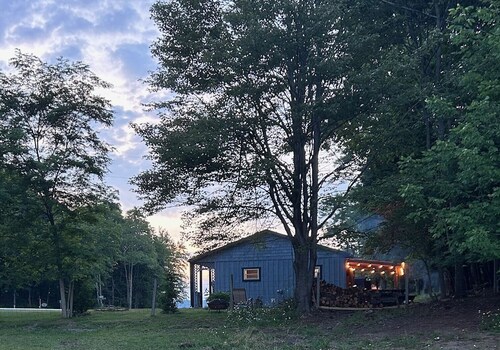 Top of Jack Mountain - 1 BR Cabin with Easy Access and Close to Town - Hot Tub